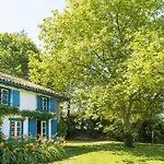 Maison De Charme Avec Jacuzzi Hébergement de vacances