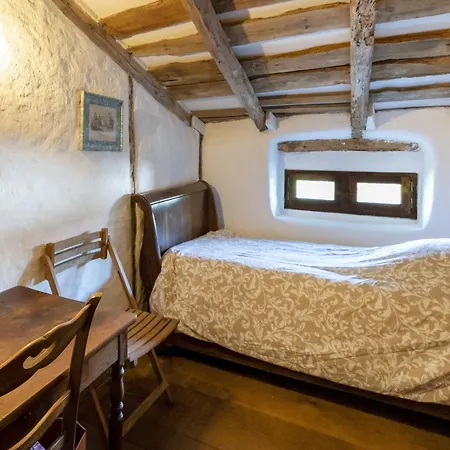 Maison De Charme Avec Jacuzzi Holiday home